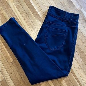 City Chic NWOT Skinny Jeans Size 16 Short